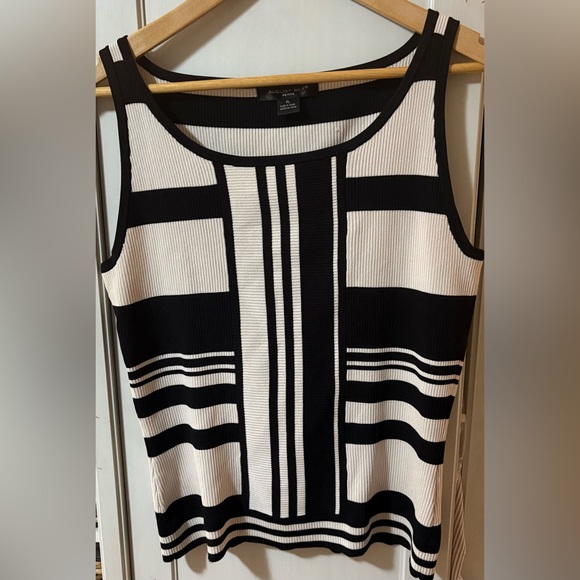 august silk Tops - August Silk Black and White Striped Tank Top Petite Large